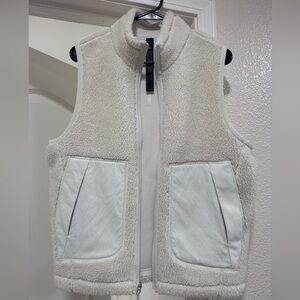 Lululemon- High Pile Fleece Vest- S